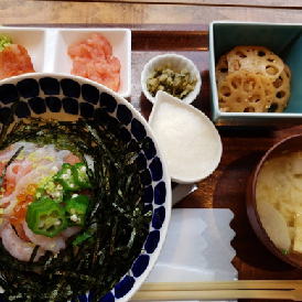 スタッフ